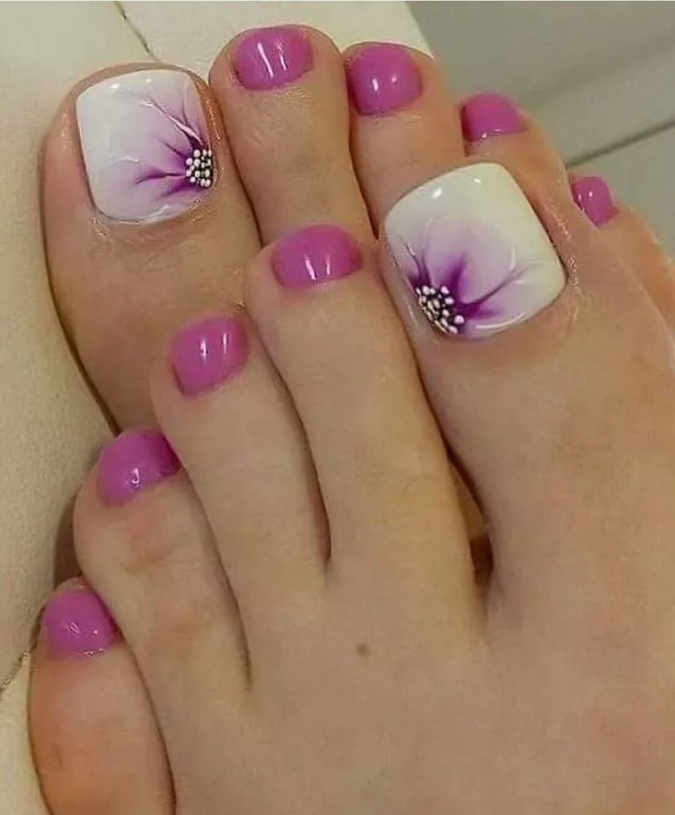 Красивый педикюр