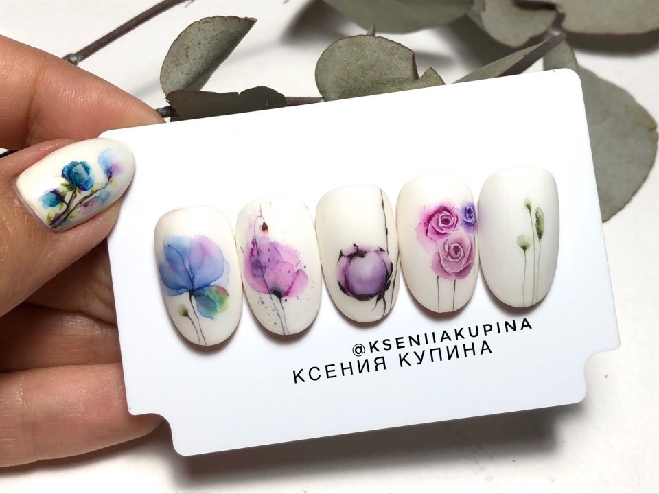 Маникюр с птичками на короткие ногти