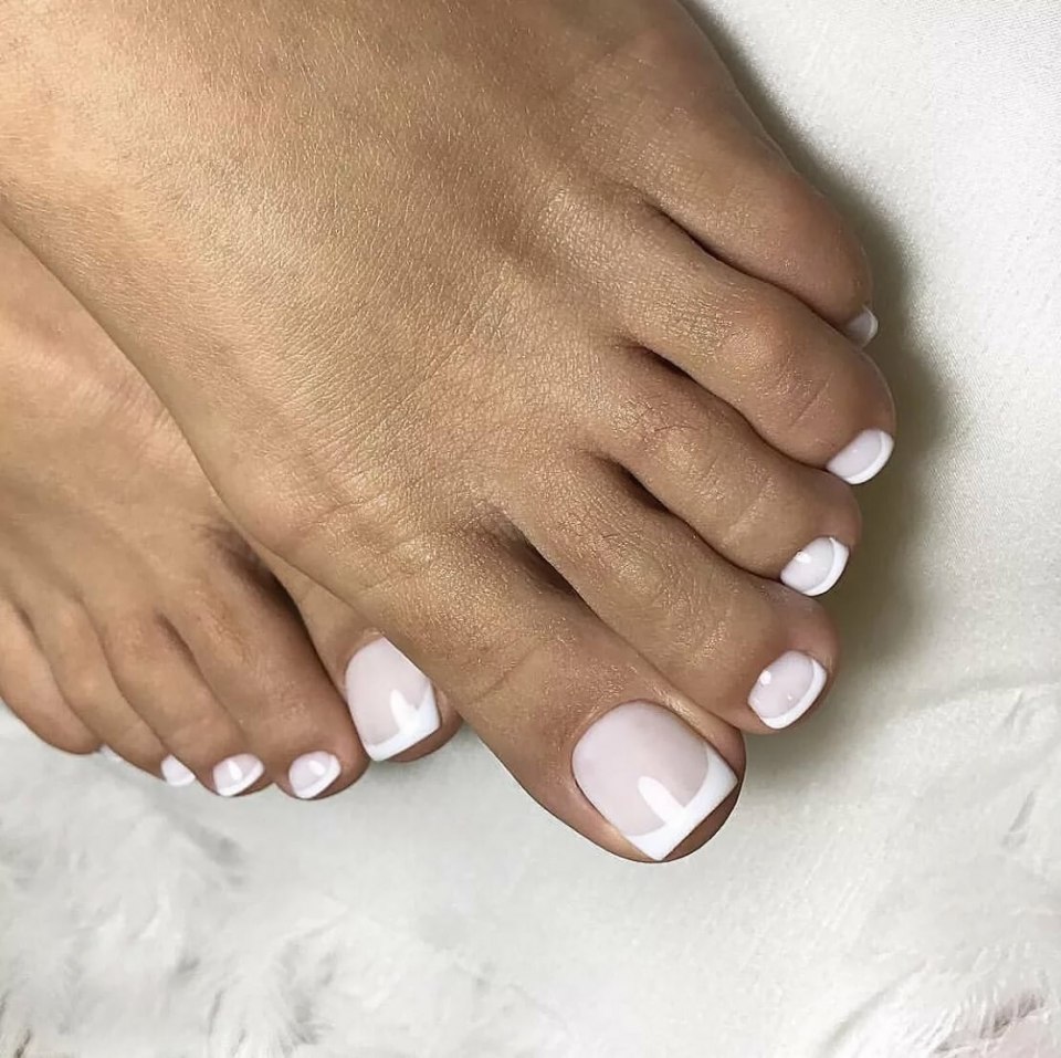 Красивый педикюр