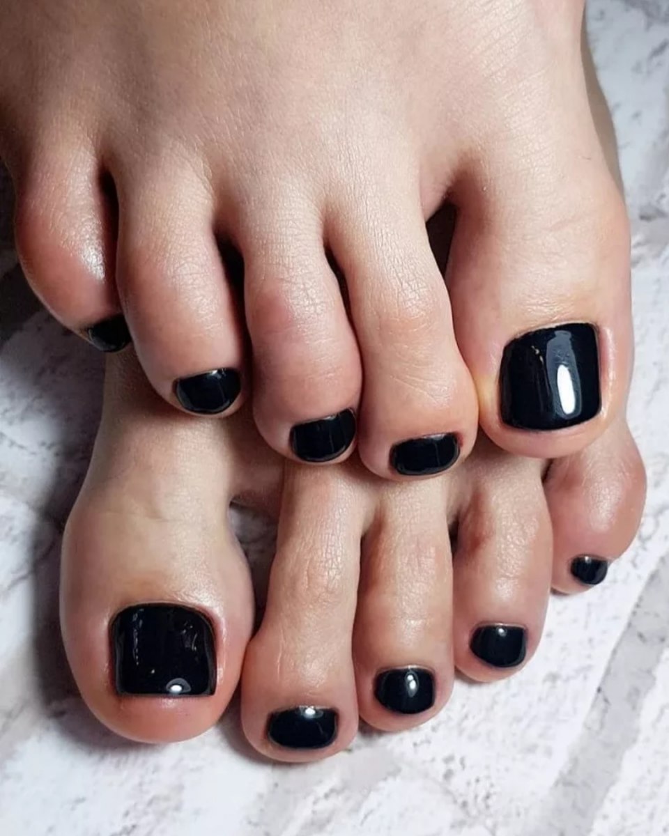 Черно розовый педикюр