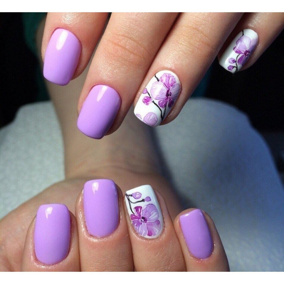 Сиреневый маникюр