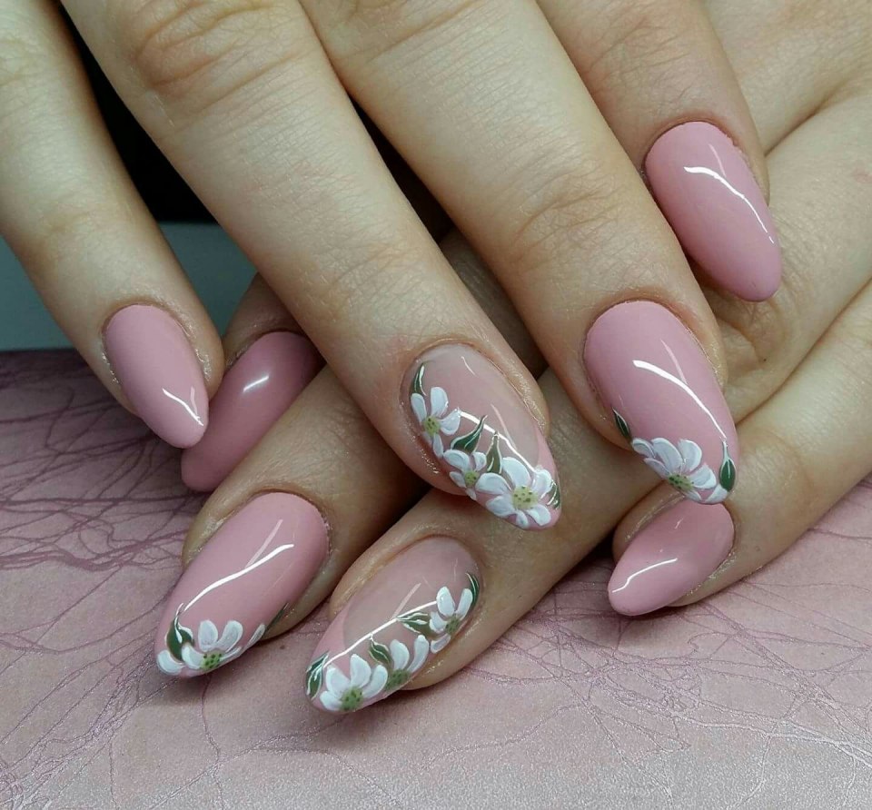 Весенний френч на ногтях