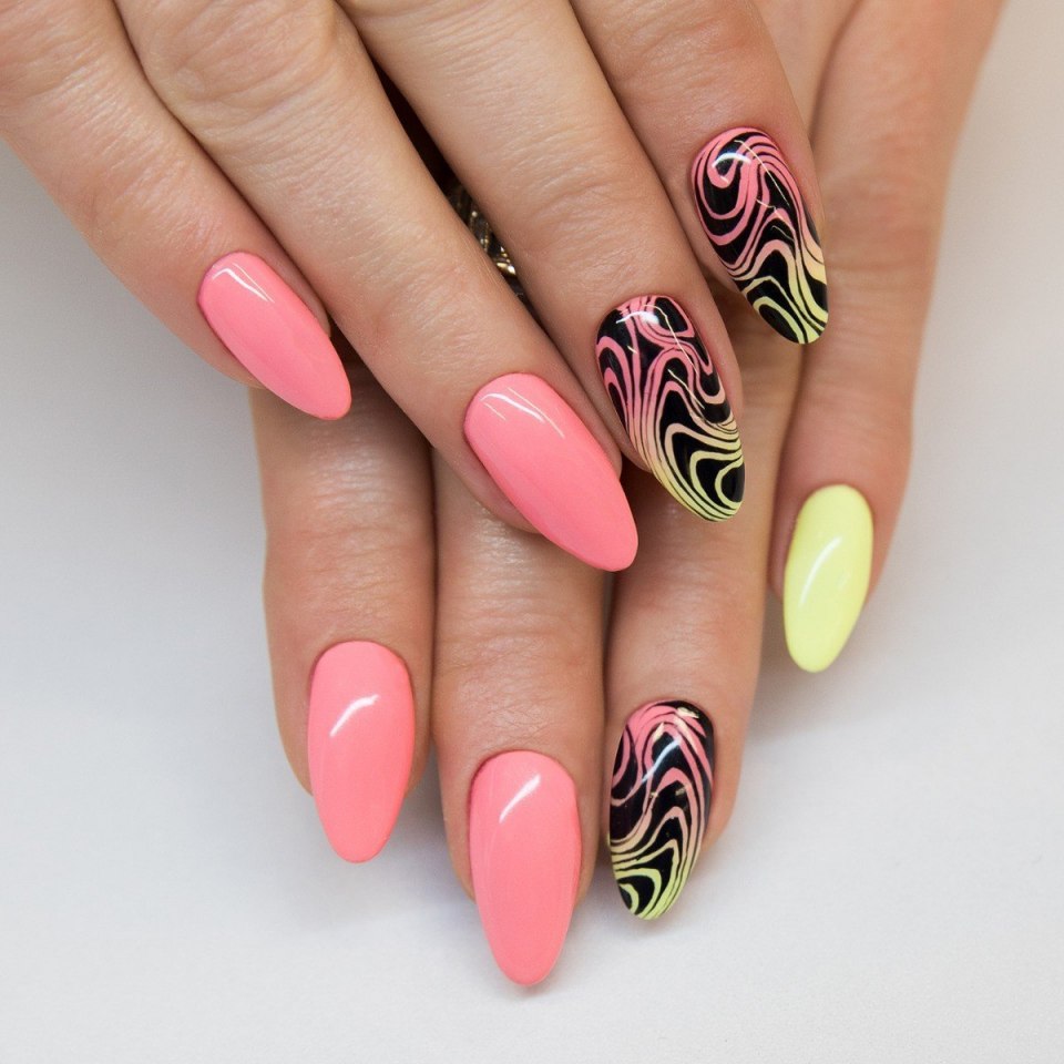 Ногти яркие летние