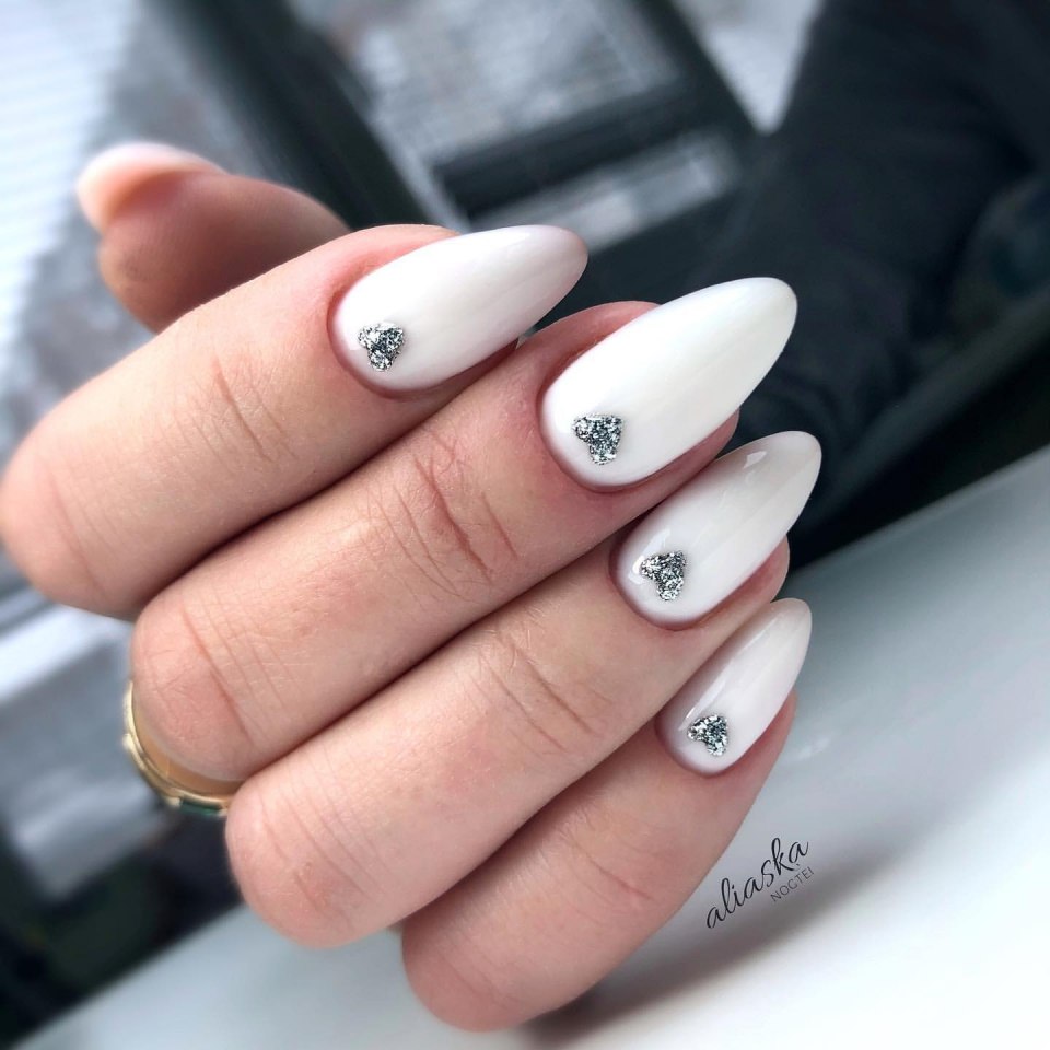 Маникюр с растительным рисунком