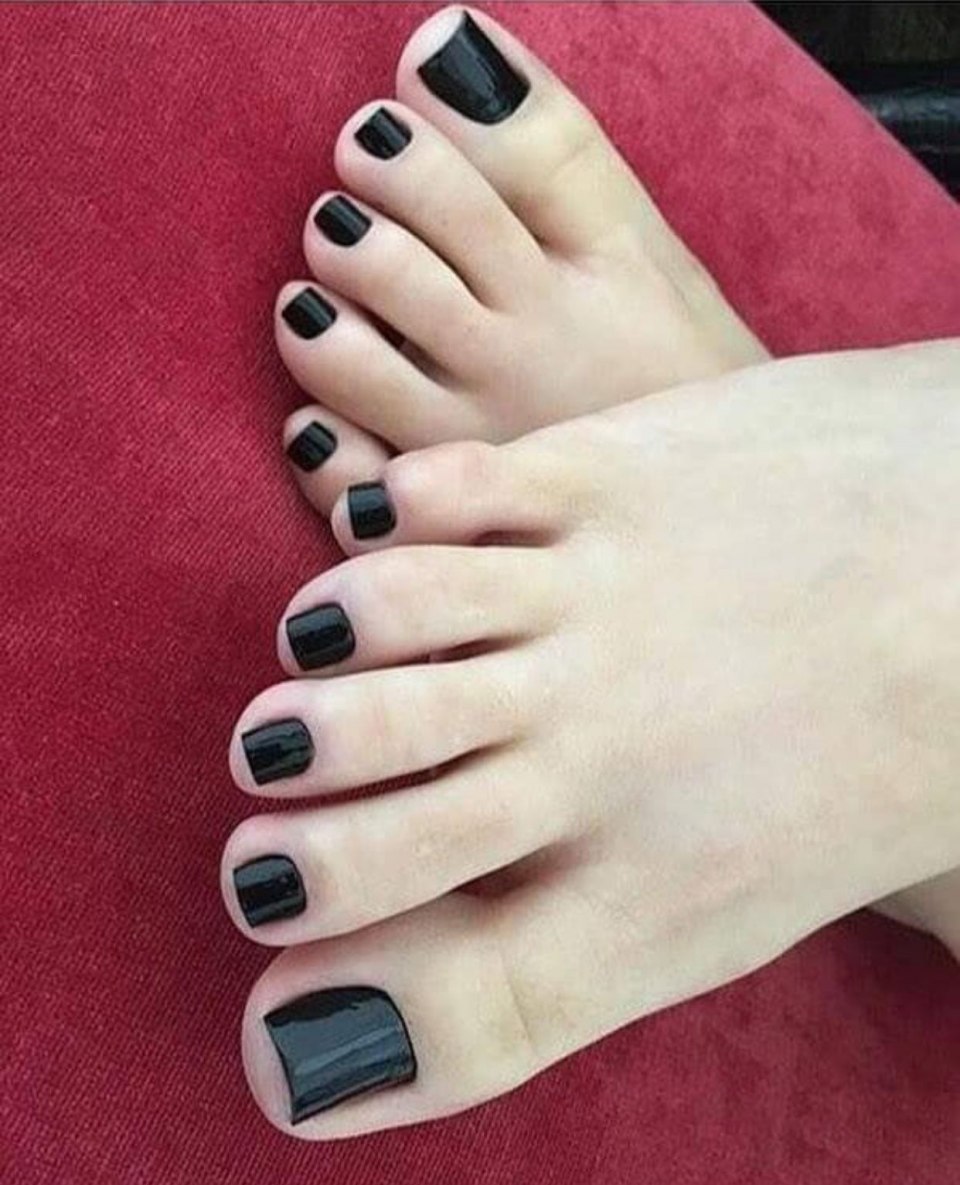 Матовый педикюр