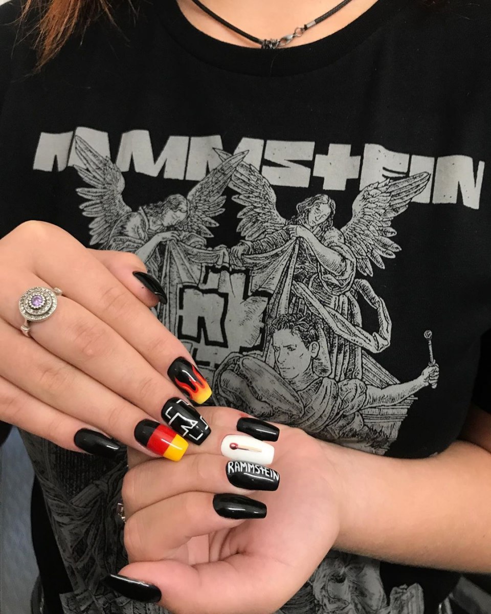 Рокерский маникюр Rammstein