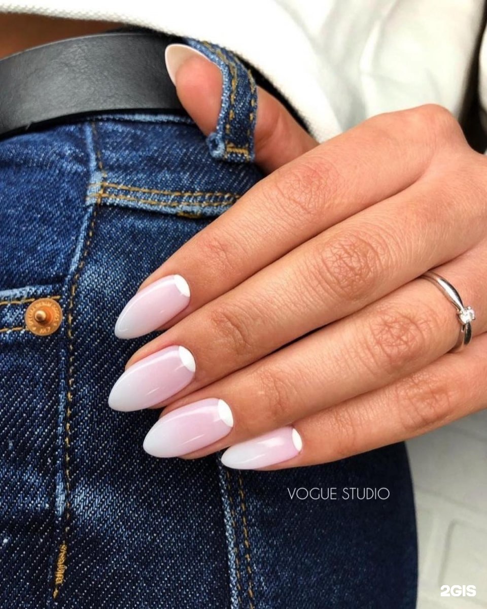 Маникюр Vogue