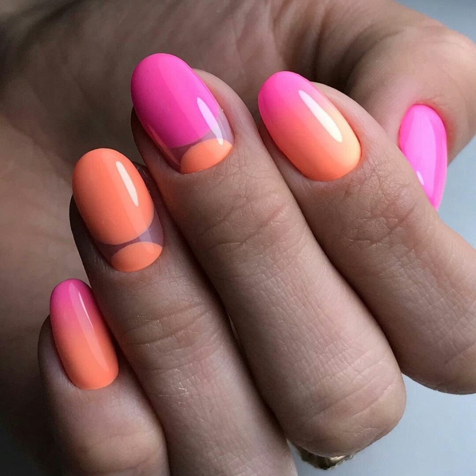 Маникюр омбре коралловый