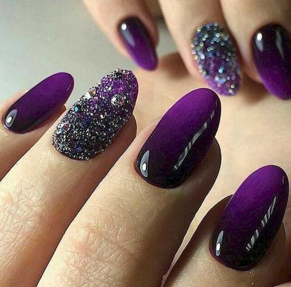 Фиолетовый маникюр