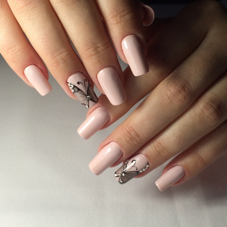 Нарощенные ногти квадратной формы