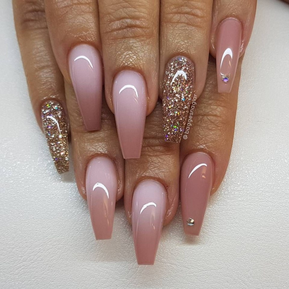 Акриловые ногти