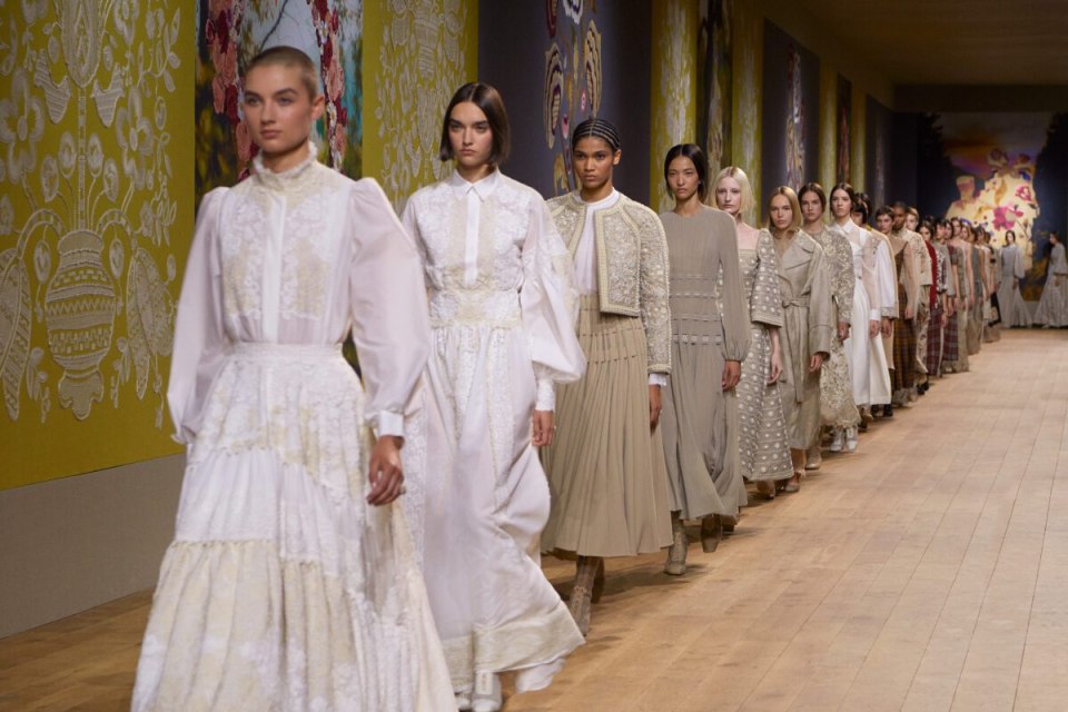 Autumn-Winter 2022-2023 Haute Couture