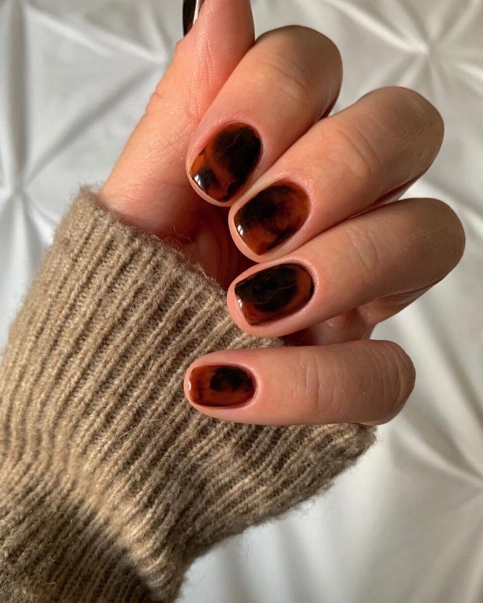 Модный маникюр этой осень 2023 (101 фото)