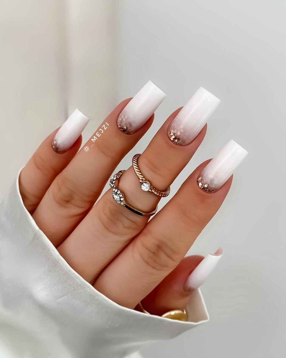 Маникюр на короткие ногти нежные модные однотонные 2023 (93 фото)
