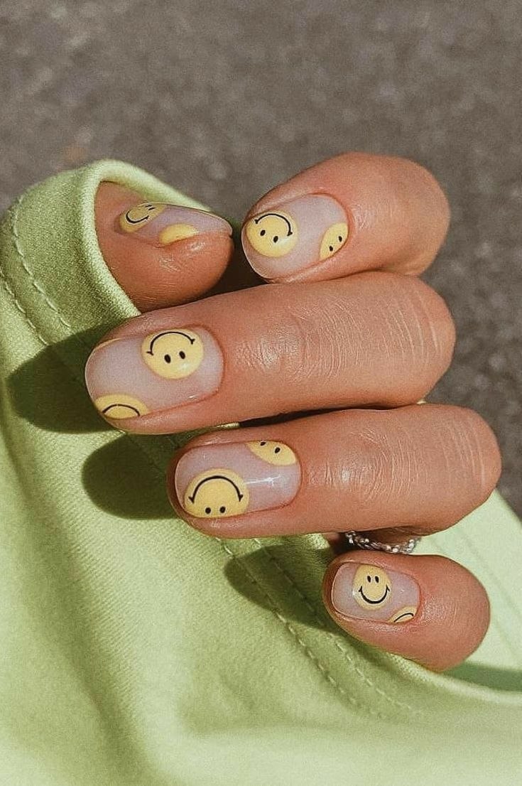 Маникюр на короткие ногти подростку