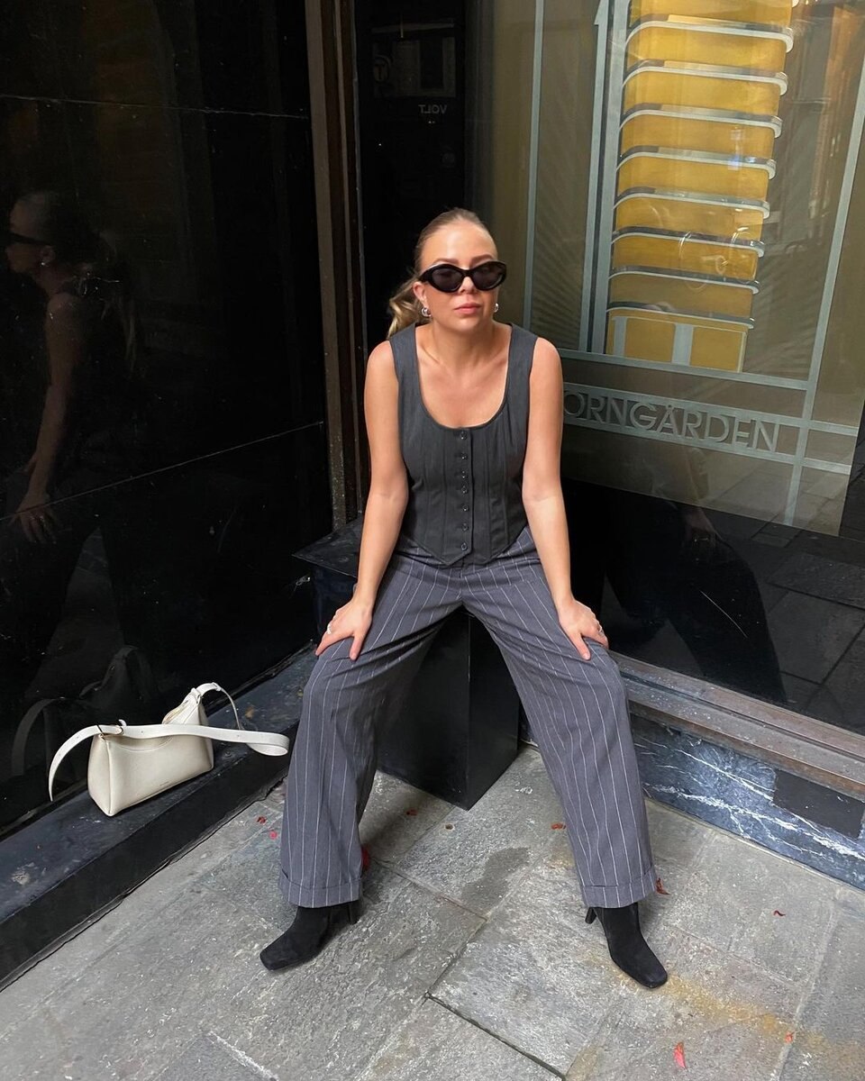 Показ Версаче 2022 осень зима