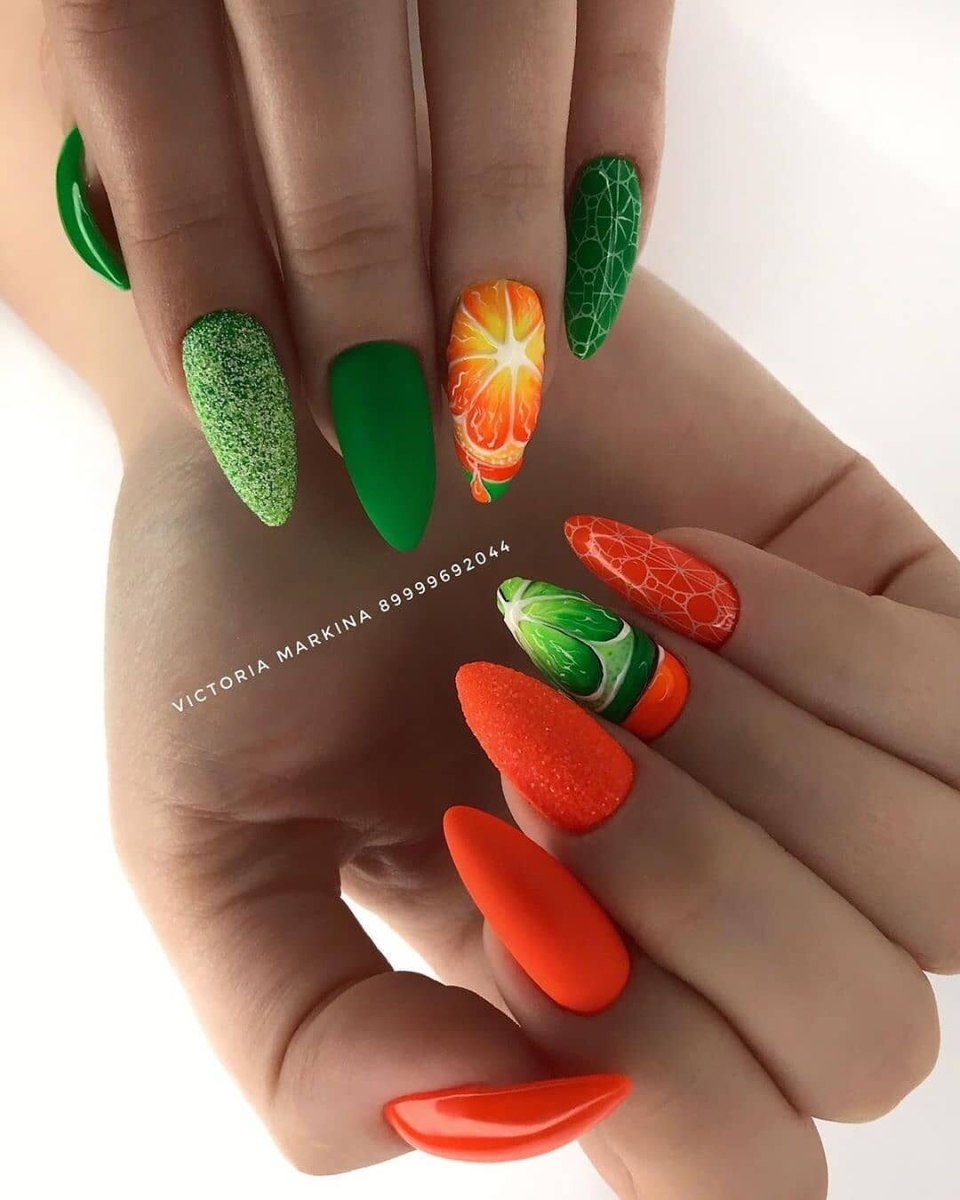Маникюр с фруктами