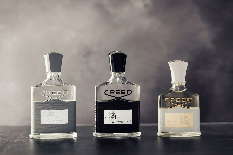 Духи Creed на фоне