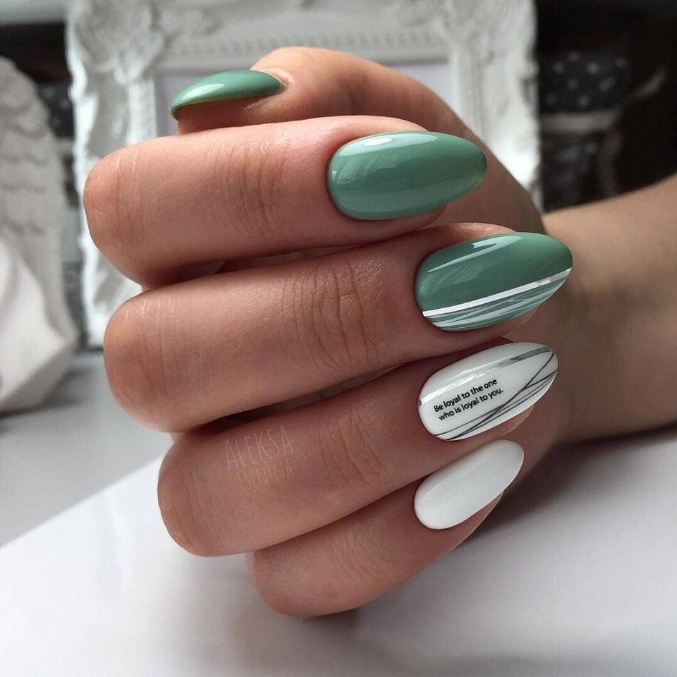 Маникюр оливковый с белым