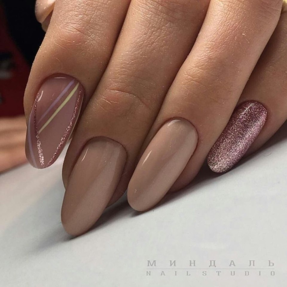 Миндальный нюдовый маникюр 2018