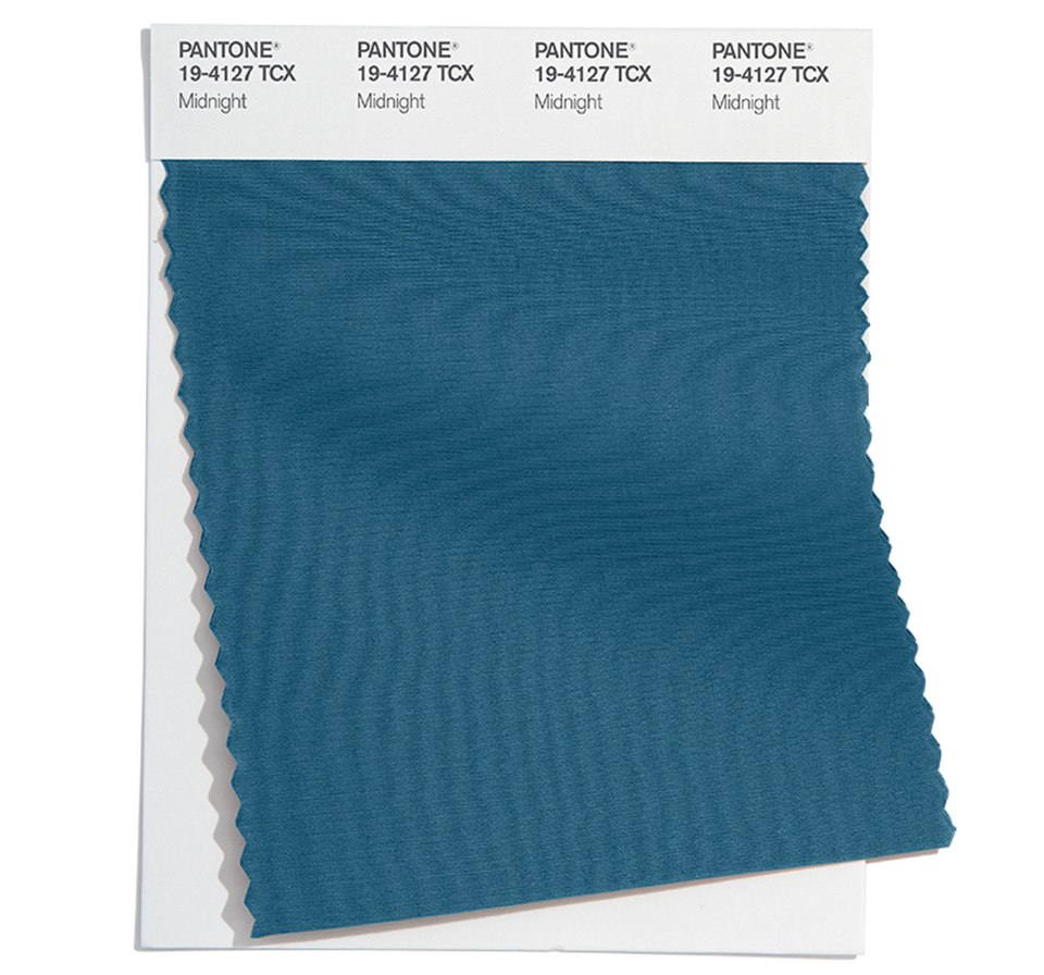 Pantone 19-4021 Blueberry