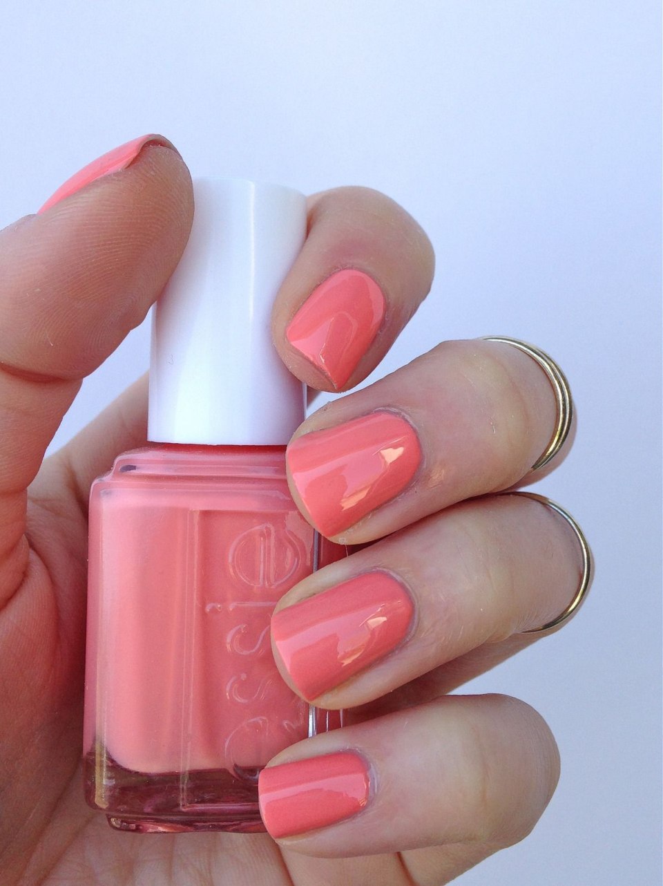 Essie коралловый