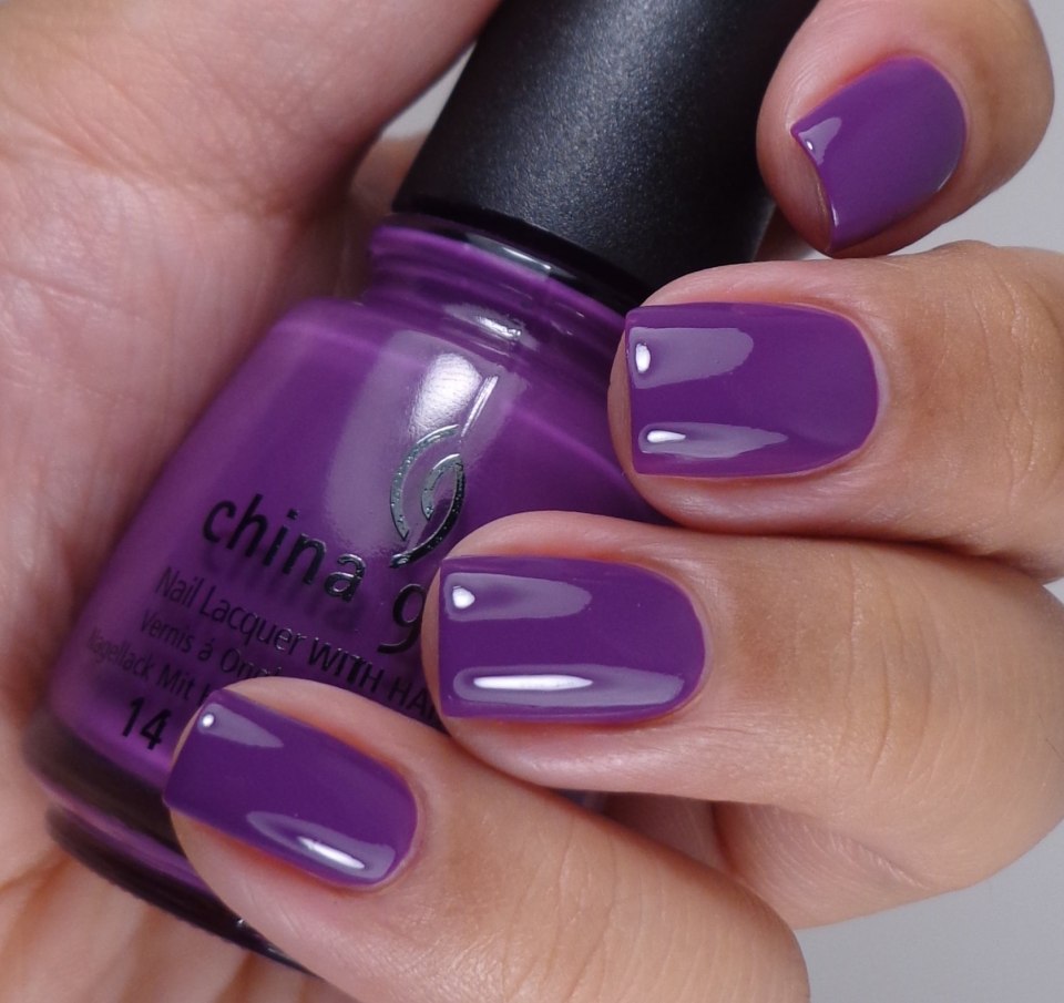 Лак для ногтей China Glaze лиловый