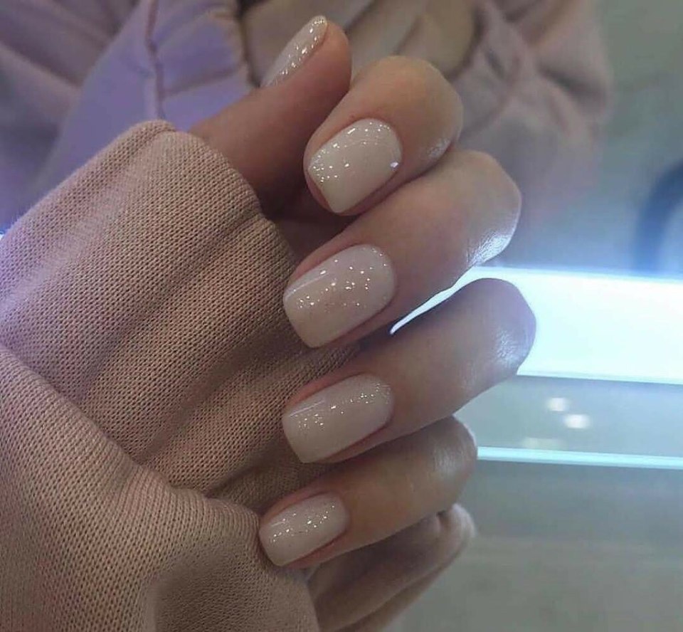 Нюд на короткие ногти