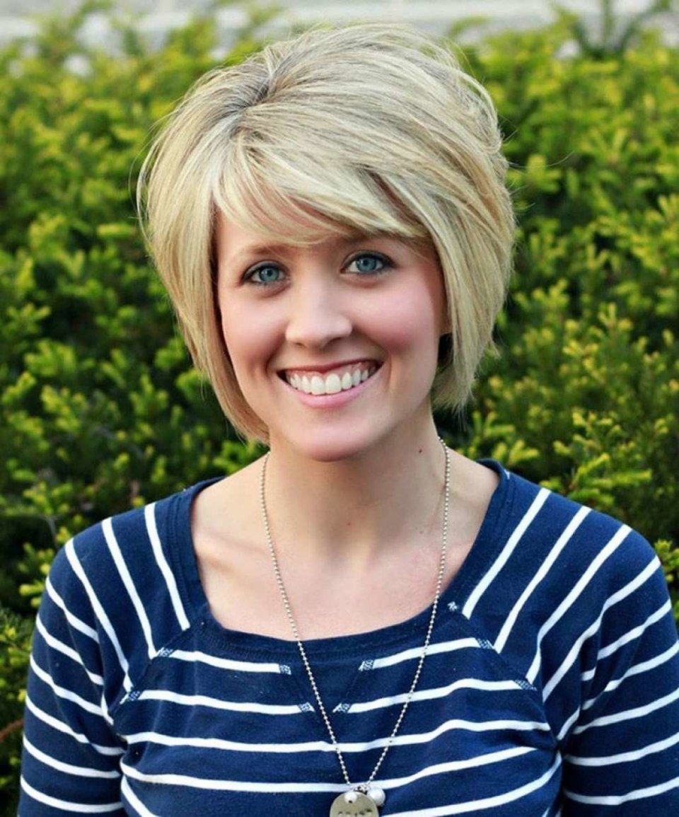 Стрижка layered short Bob