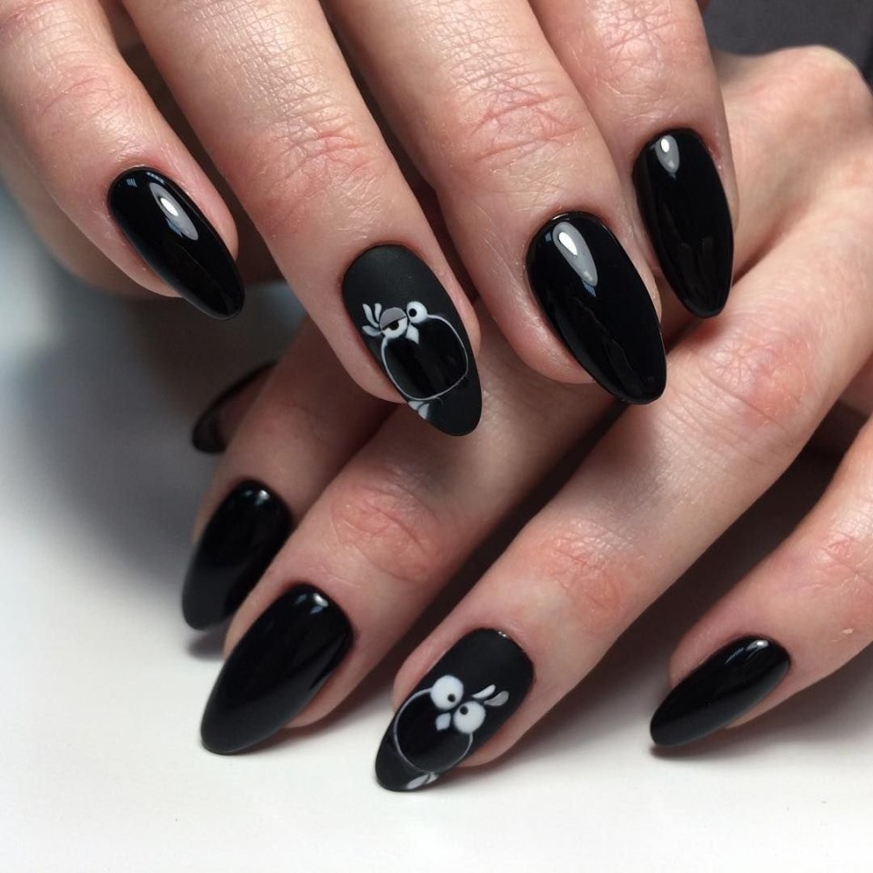 Черные ногти