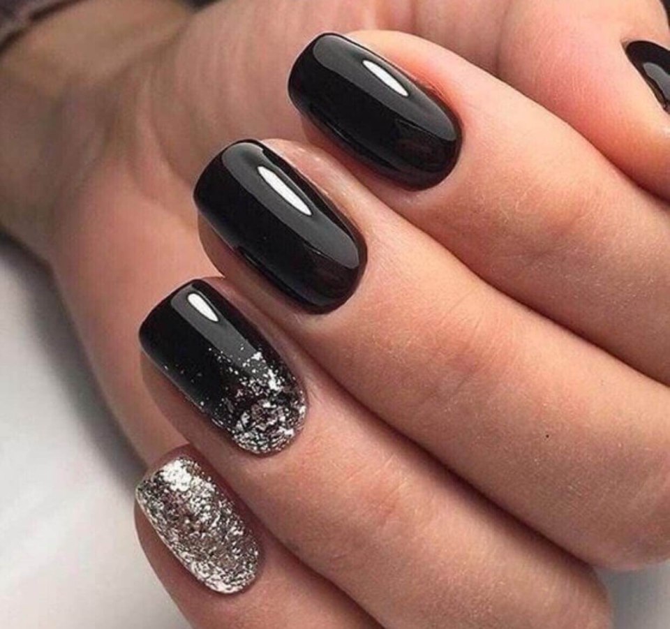 Черно серебристый маникюр
