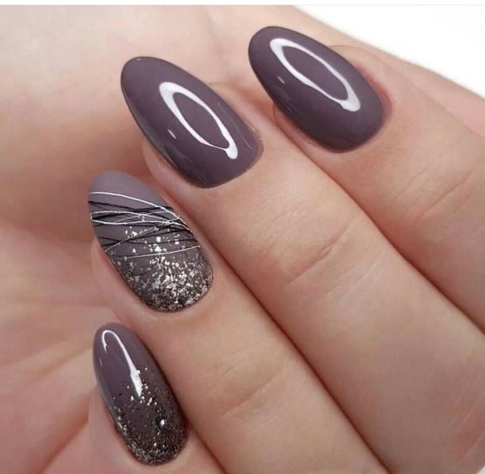 Коричневый маникюр на овальные ногти