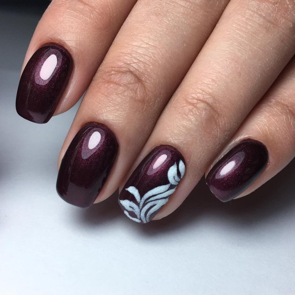 Маникюр кошачий глаз темные тона