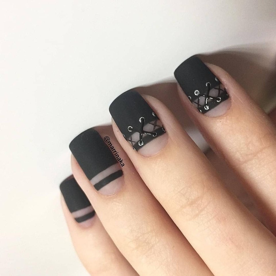 Черные ногти квадрат
