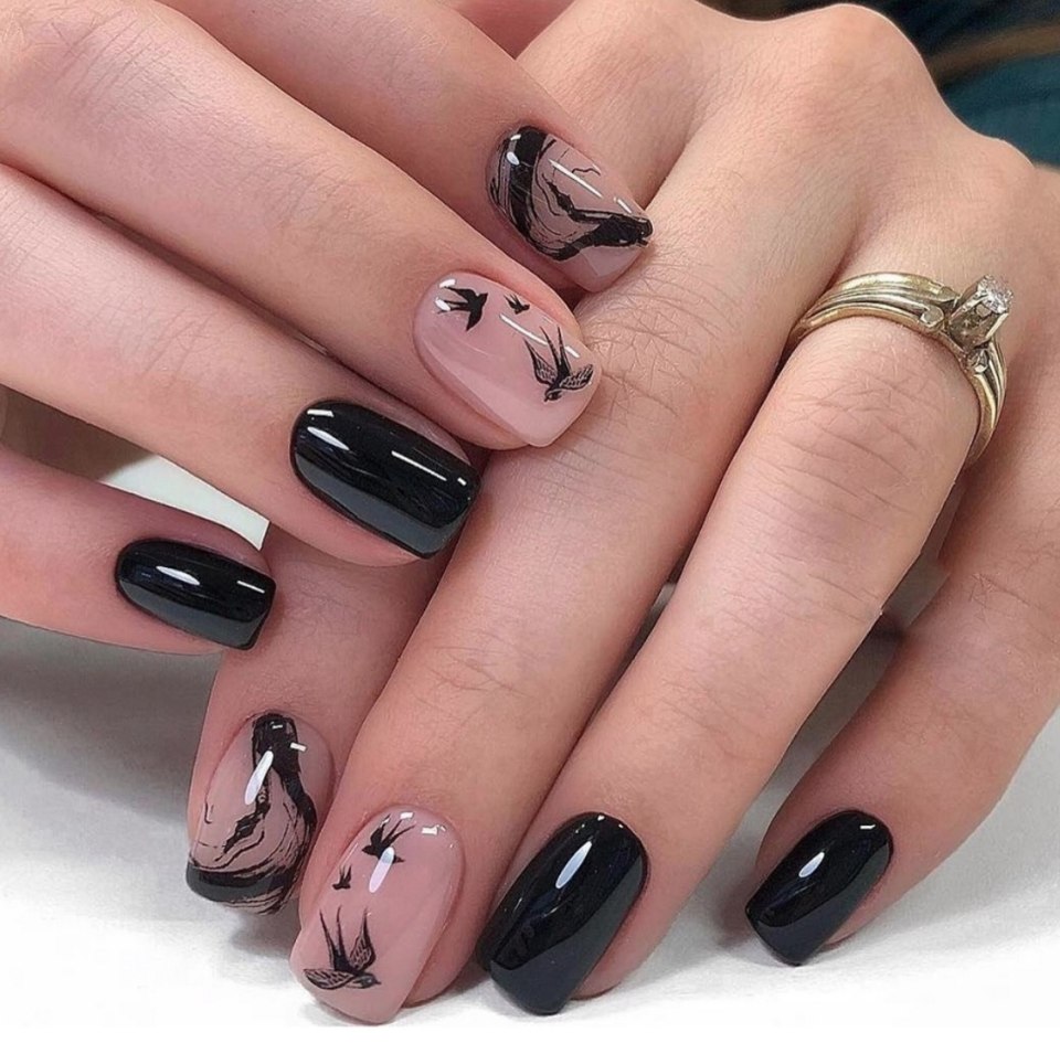 Красивый черный маникюр на короткие