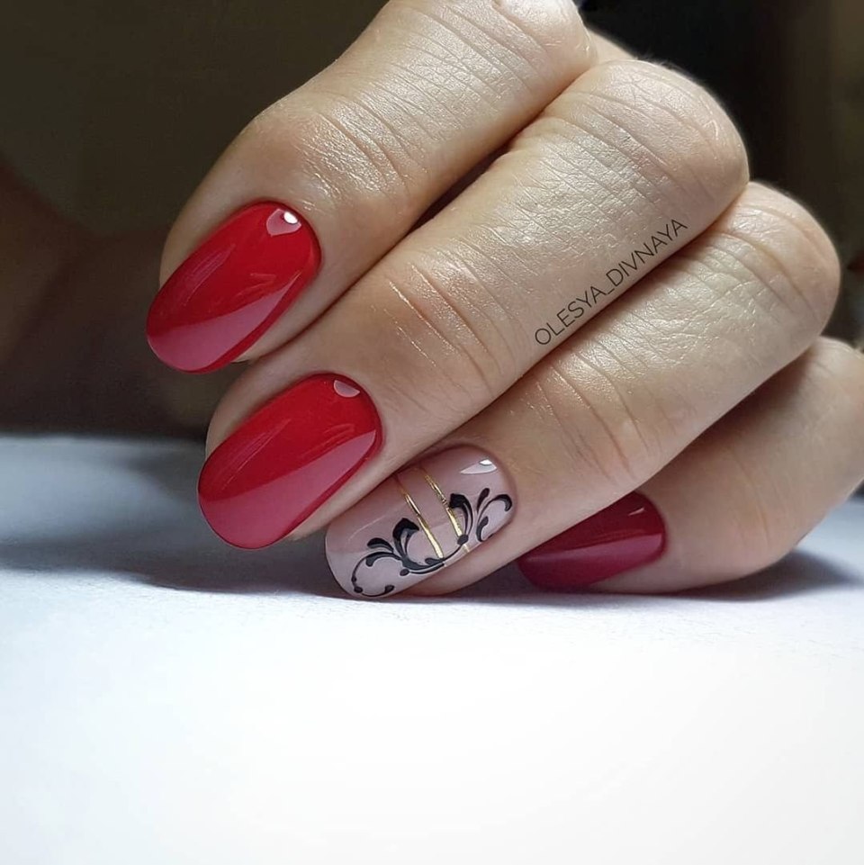 Весенний маникюр на короткие красные