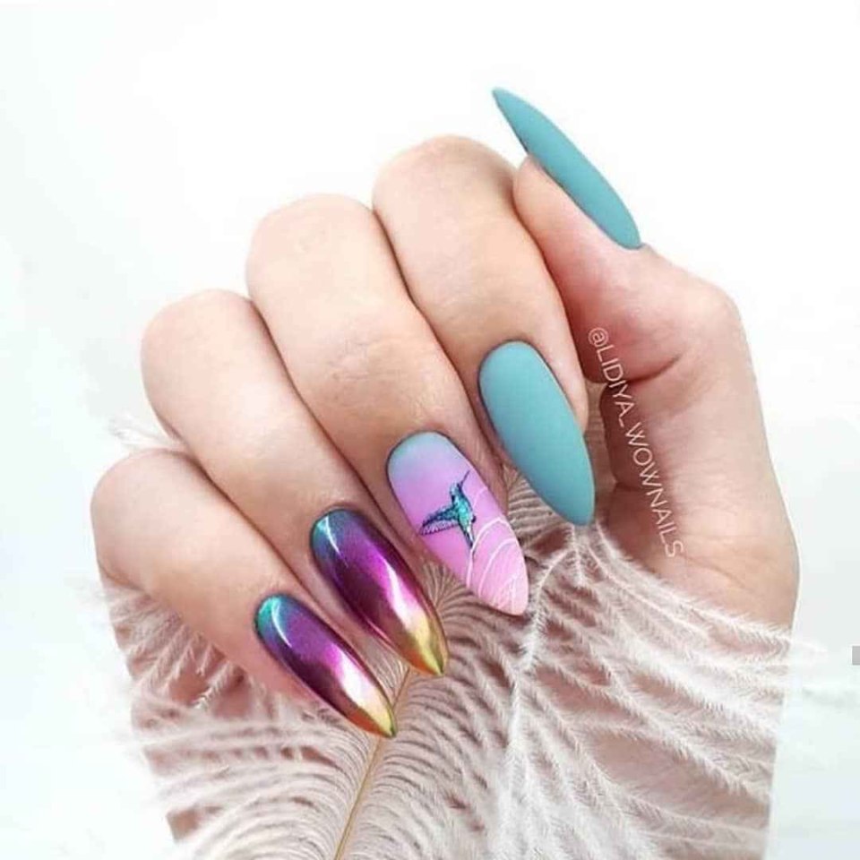 Яркий летний маникюр с втиркой