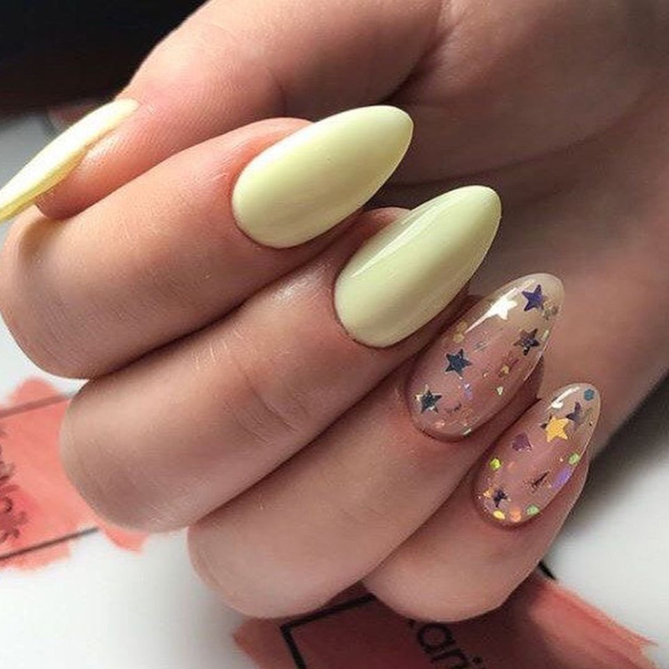 Маникюр на лето миндаль короткий