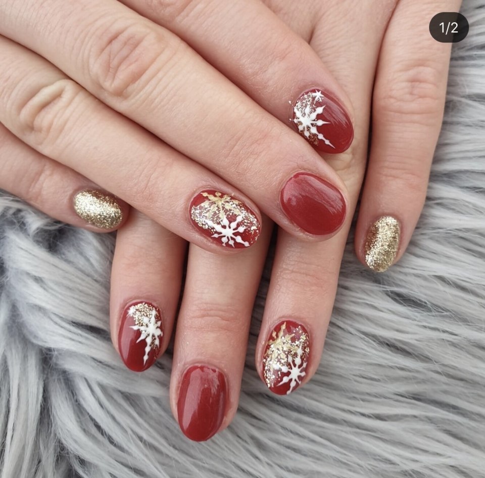 Гель лак красный со снежинками