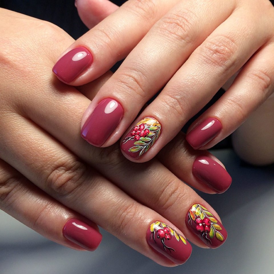 Ногти осенние с рябинкой