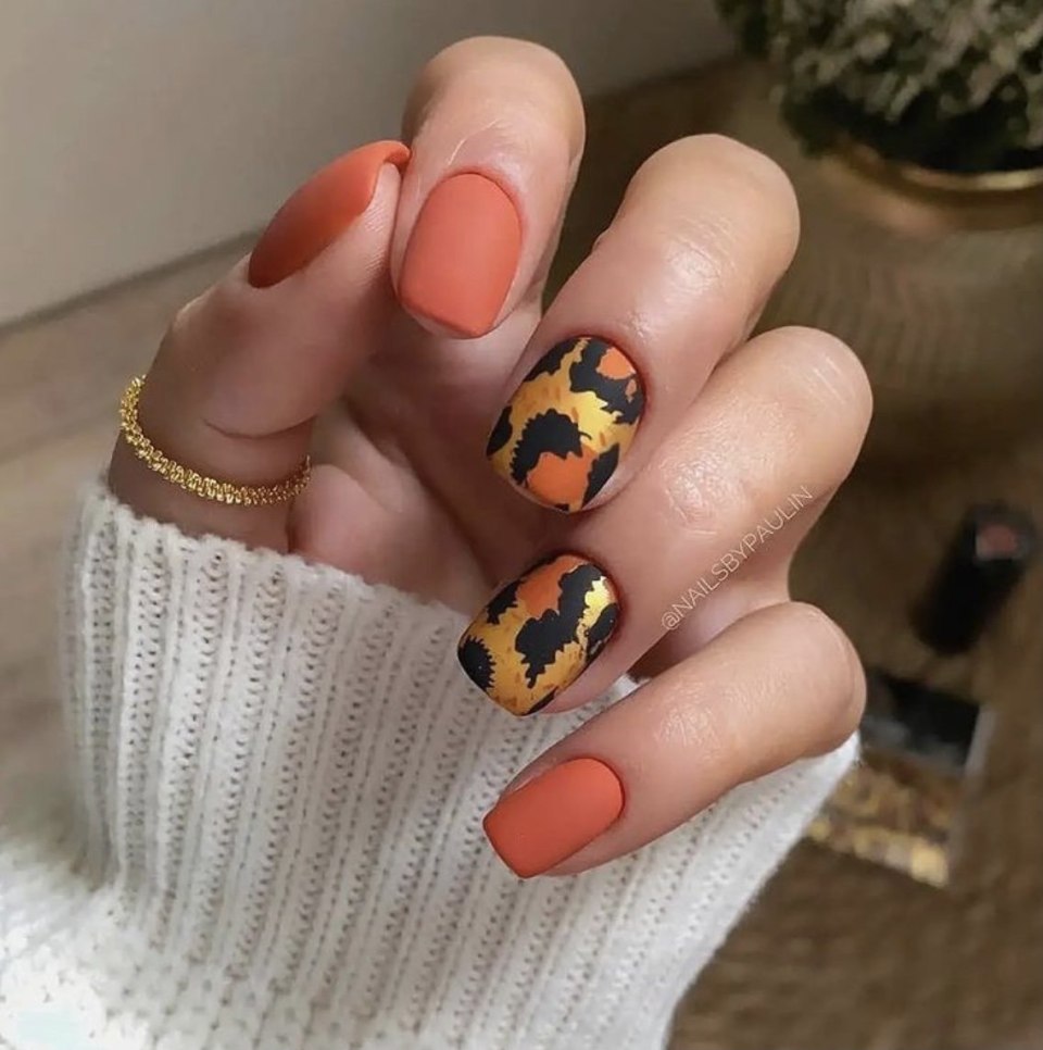 Маникюр осень 2023