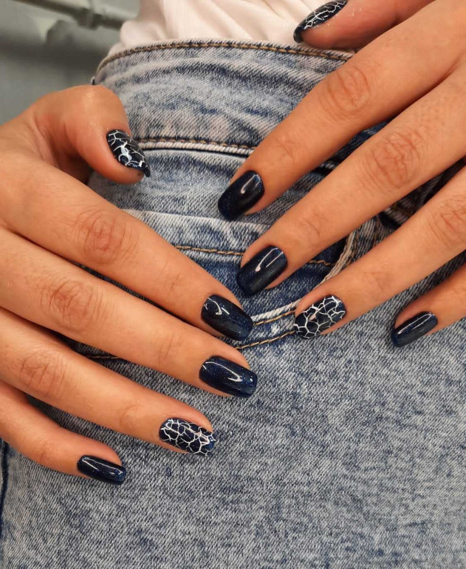 Маникюр осень 2022