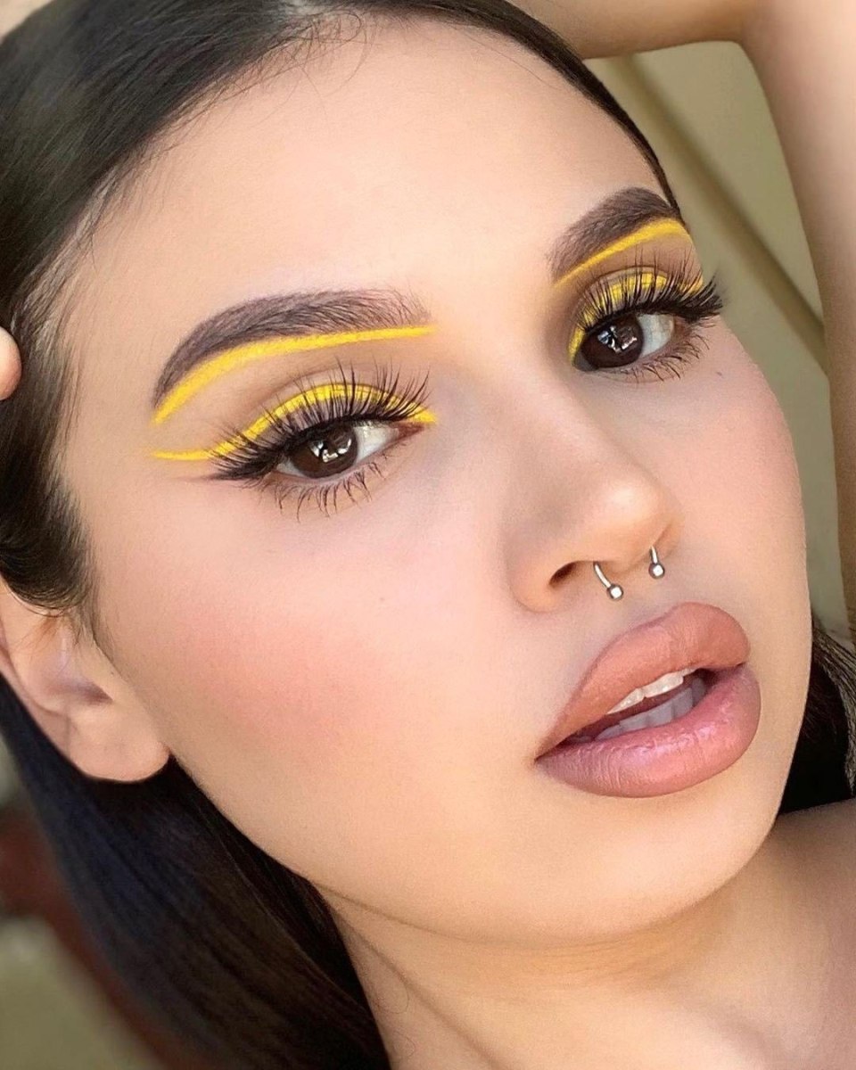 Vibrant make-up