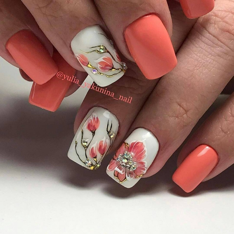 Весенние ногти коралловые