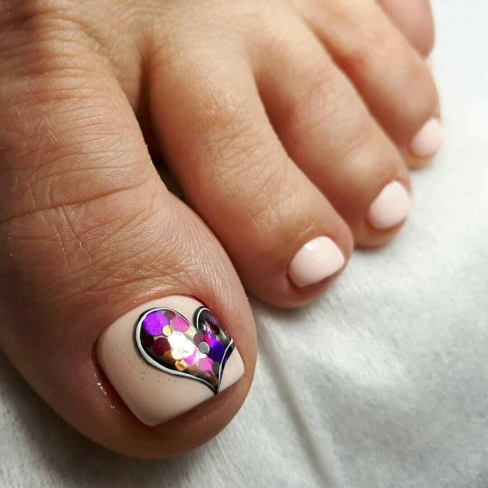 Модный педикюр