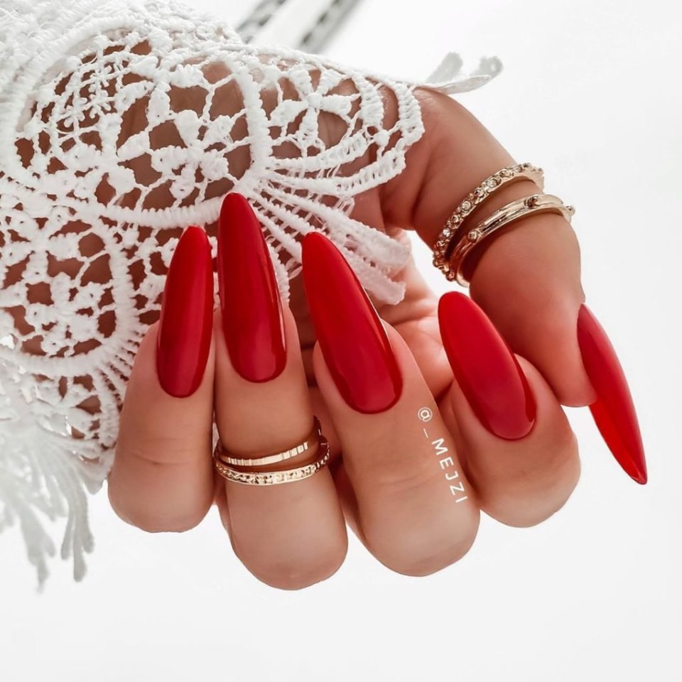 Красные ногти 2021 модные