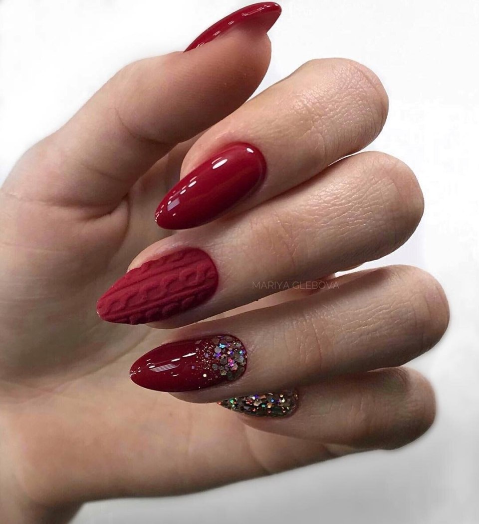 Бордовый миндаль 2020