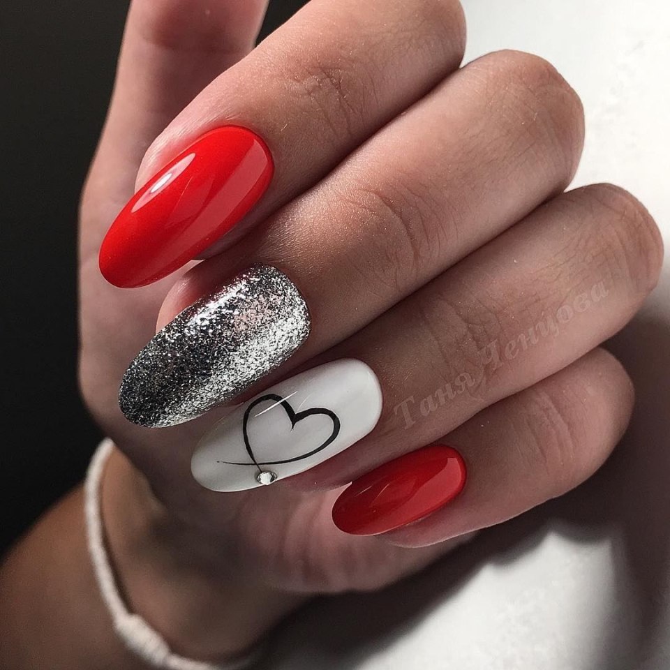 Красный маникюр