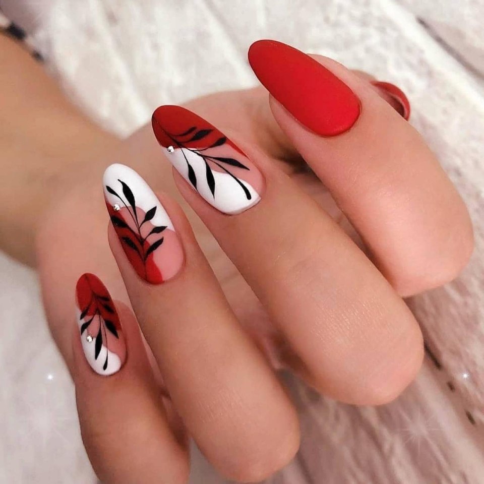 Ногти красные молодежные