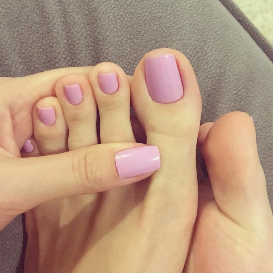 Lara belospes feet